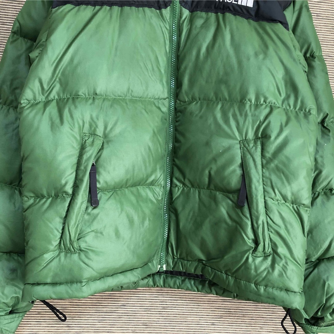 THE NORTH FACE(ザノースフェイス)の【ノースフェイス】ヌプシダウンジャケット　緑　700　刺繍　ワンポイントロゴKA メンズのジャケット/アウター(ダウンジャケット)の商品写真