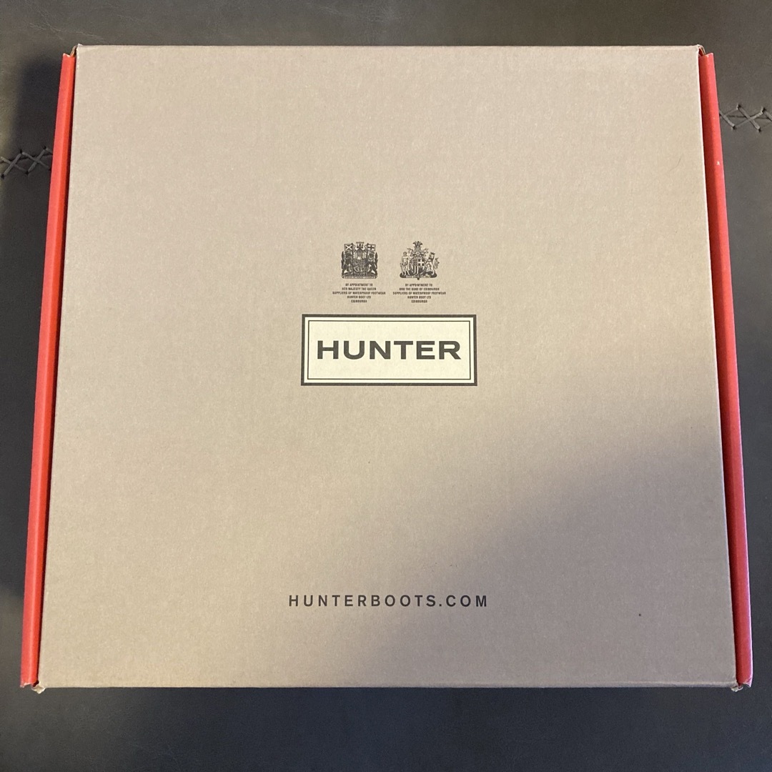 HUNTER(ハンター)の箱つき！HUNTERキッズレインブーツ　15〜16cm  じょうろ&ホース柄 キッズ/ベビー/マタニティのキッズ靴/シューズ(15cm~)(長靴/レインシューズ)の商品写真