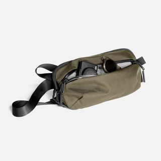 エアー(AER)の◆美品◆Aer Day Sling 2 Olive(ボディーバッグ)