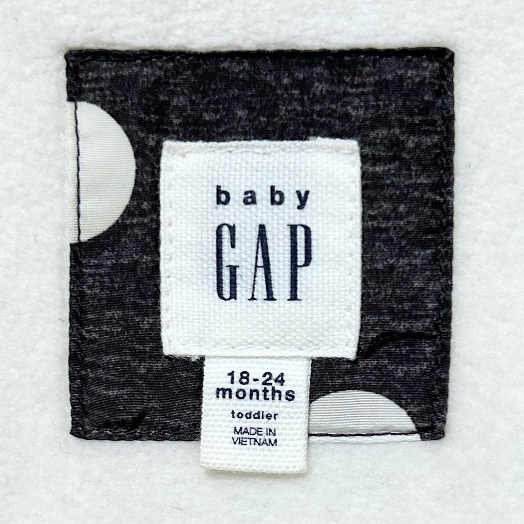 babyGAP(ベビーギャップ)のベビーギャップ 90 ドット柄中綿アウター ジャケット ダークグレー キッズ/ベビー/マタニティのキッズ服男の子用(90cm~)(ジャケット/上着)の商品写真