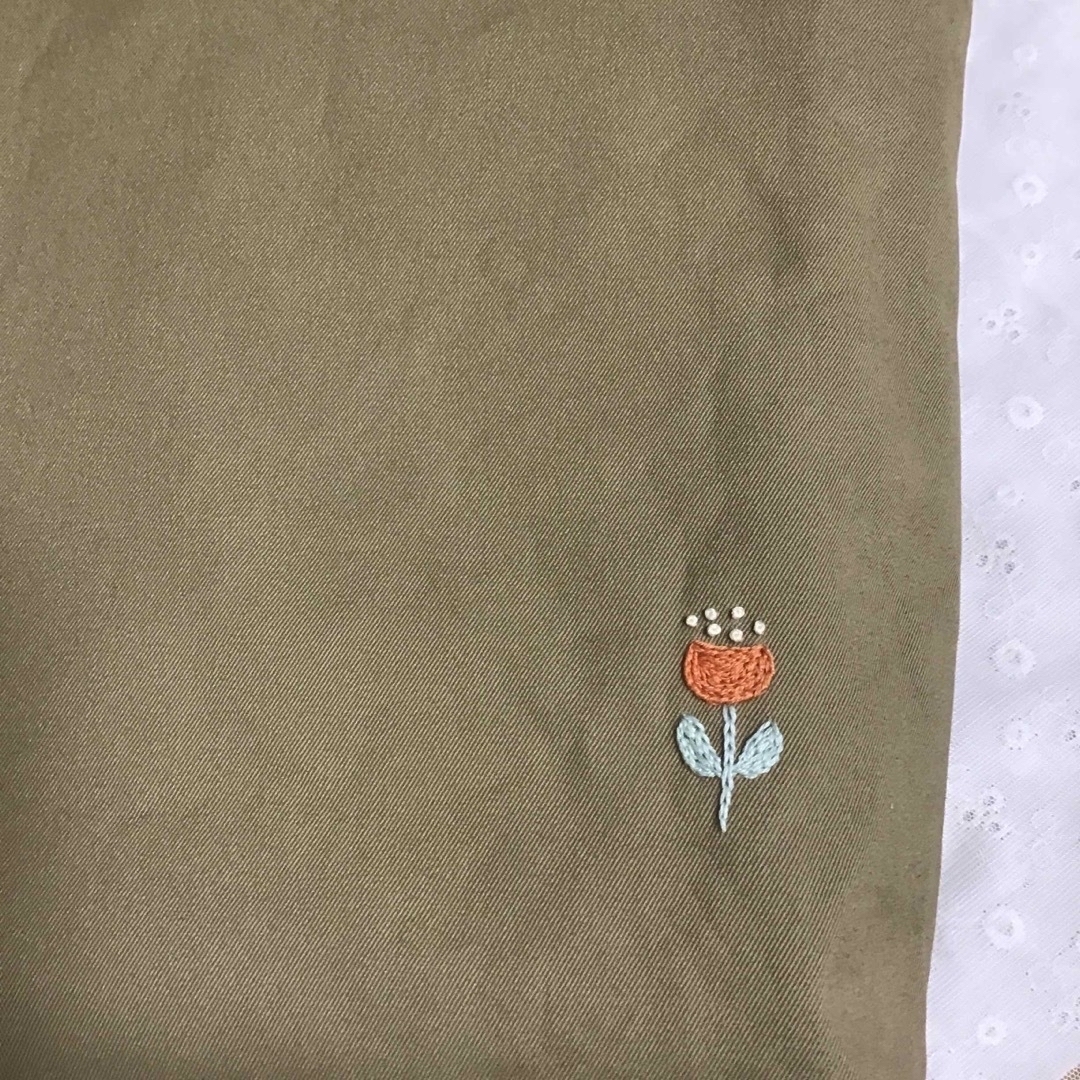 孔雀の住む庭　手刺繍トートバッグ　A4サイズ　カーキ色　ハンドメイド 4