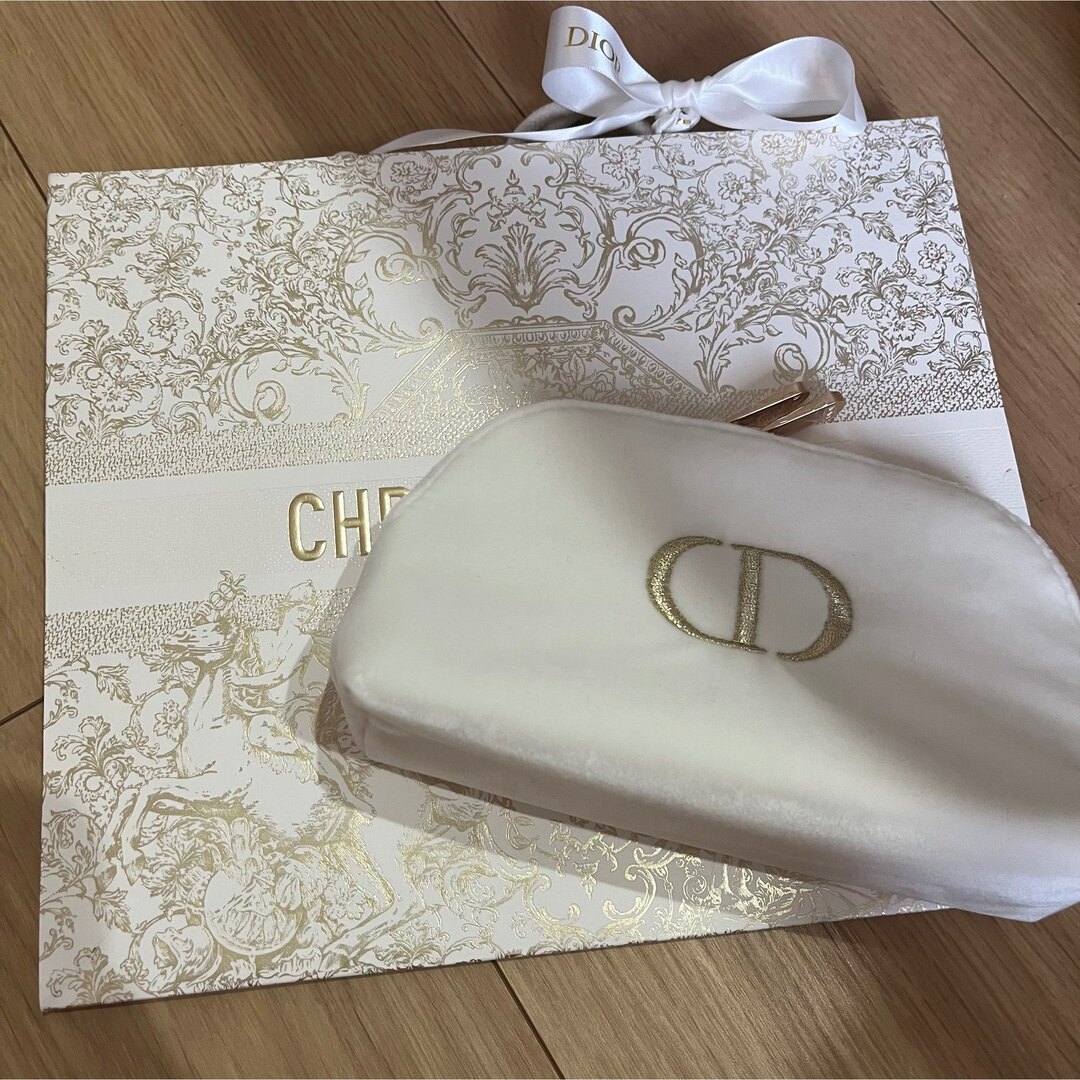 Christian Dior - ディオール クリスマスコフレ2023 ポーチの通販 by
