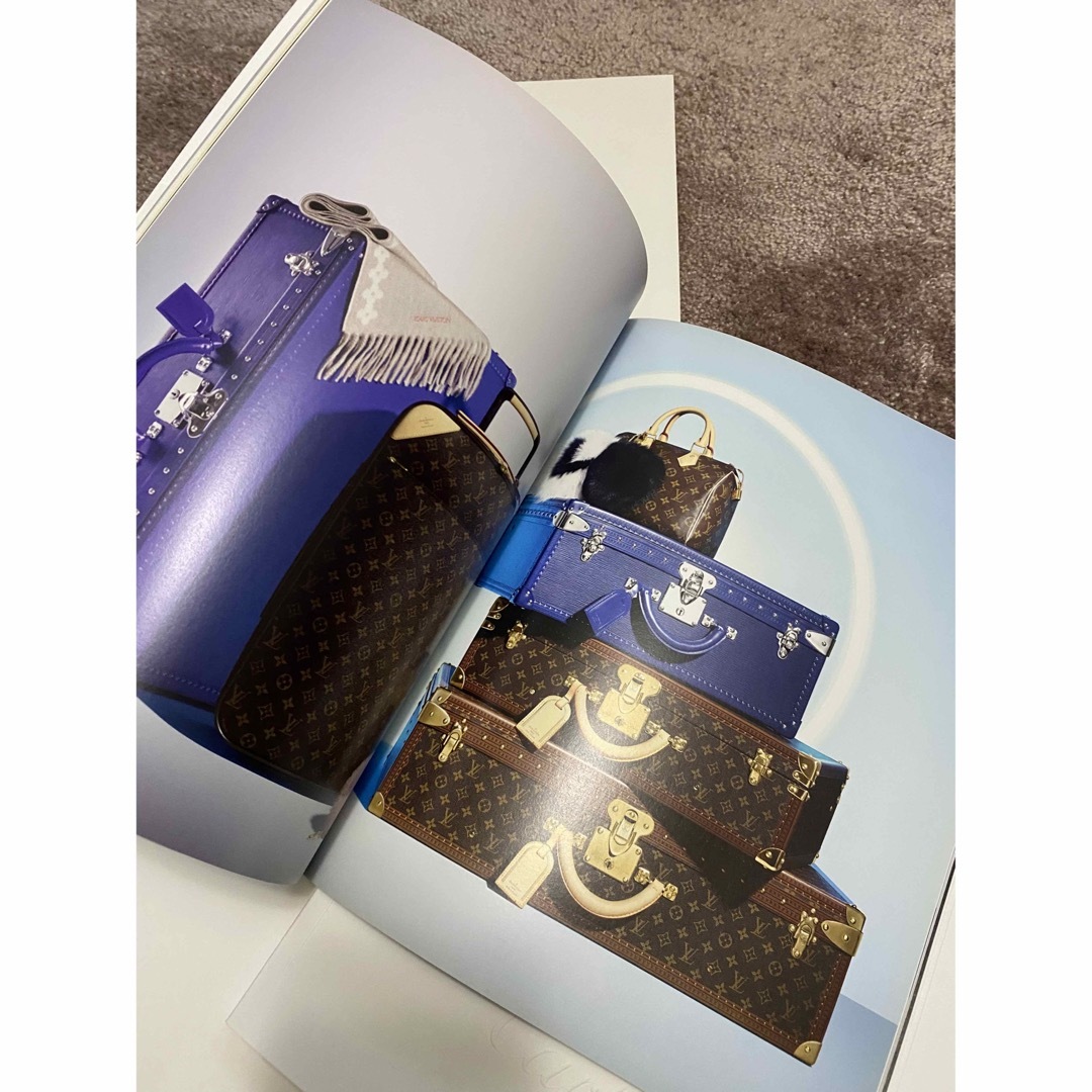 LOUIS VUITTON(ルイヴィトン)のヴィトン　カルティエ　カタログ エンタメ/ホビーの雑誌(ファッション)の商品写真