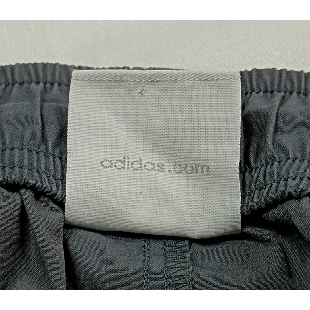 adidas(アディダス)の・古着　adidas ハーフパンツ　ポリ65%綿35% グレー　Lサイズ メンズのパンツ(ショートパンツ)の商品写真