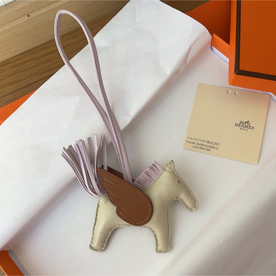 Hermes - 新品未使用 エルメス ペガサスチャーム クレ x モーブペール