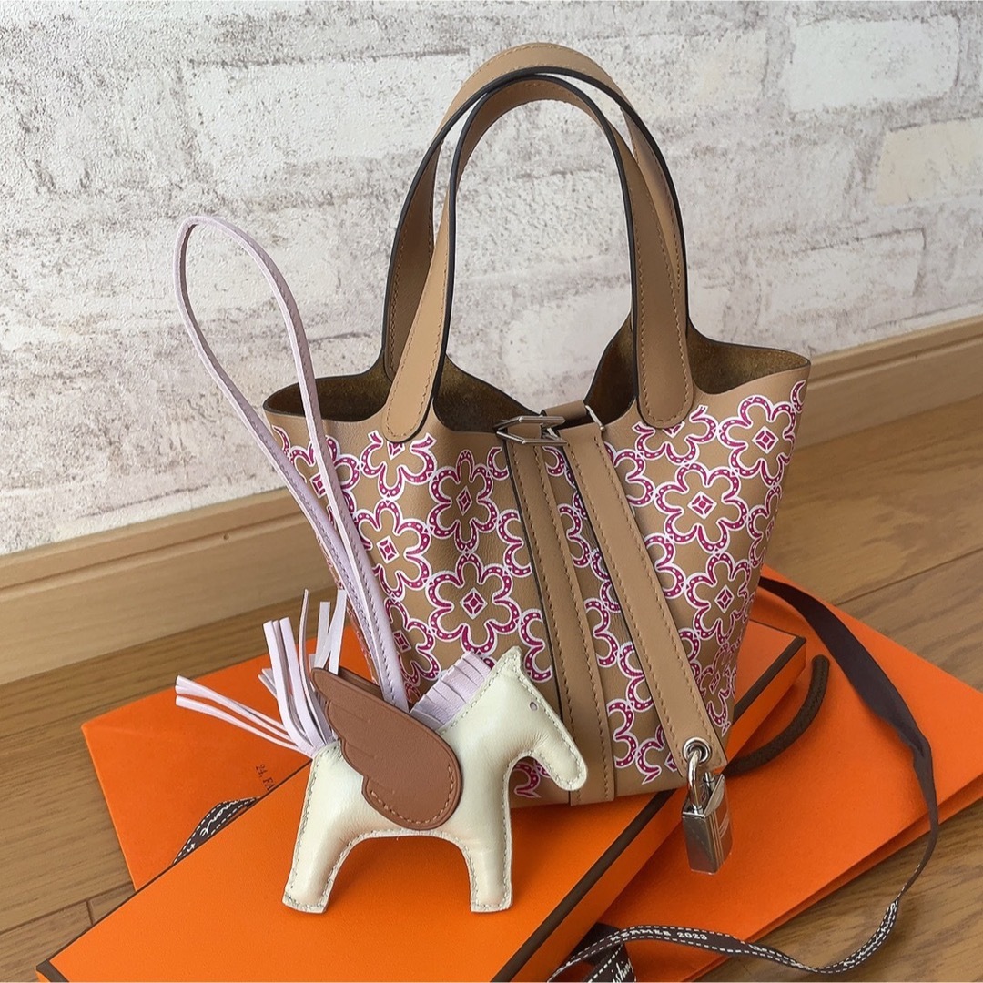 Hermes - 新品未使用 エルメス ペガサスチャーム クレ x モーブペール