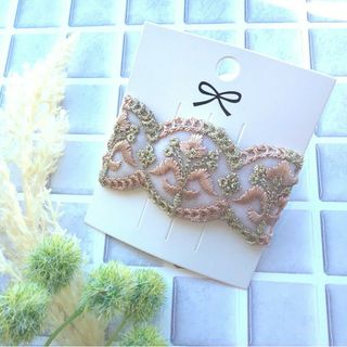 ピンクベージュのインド刺繍リボンのぱっちんピン(ヘアアクセサリー)