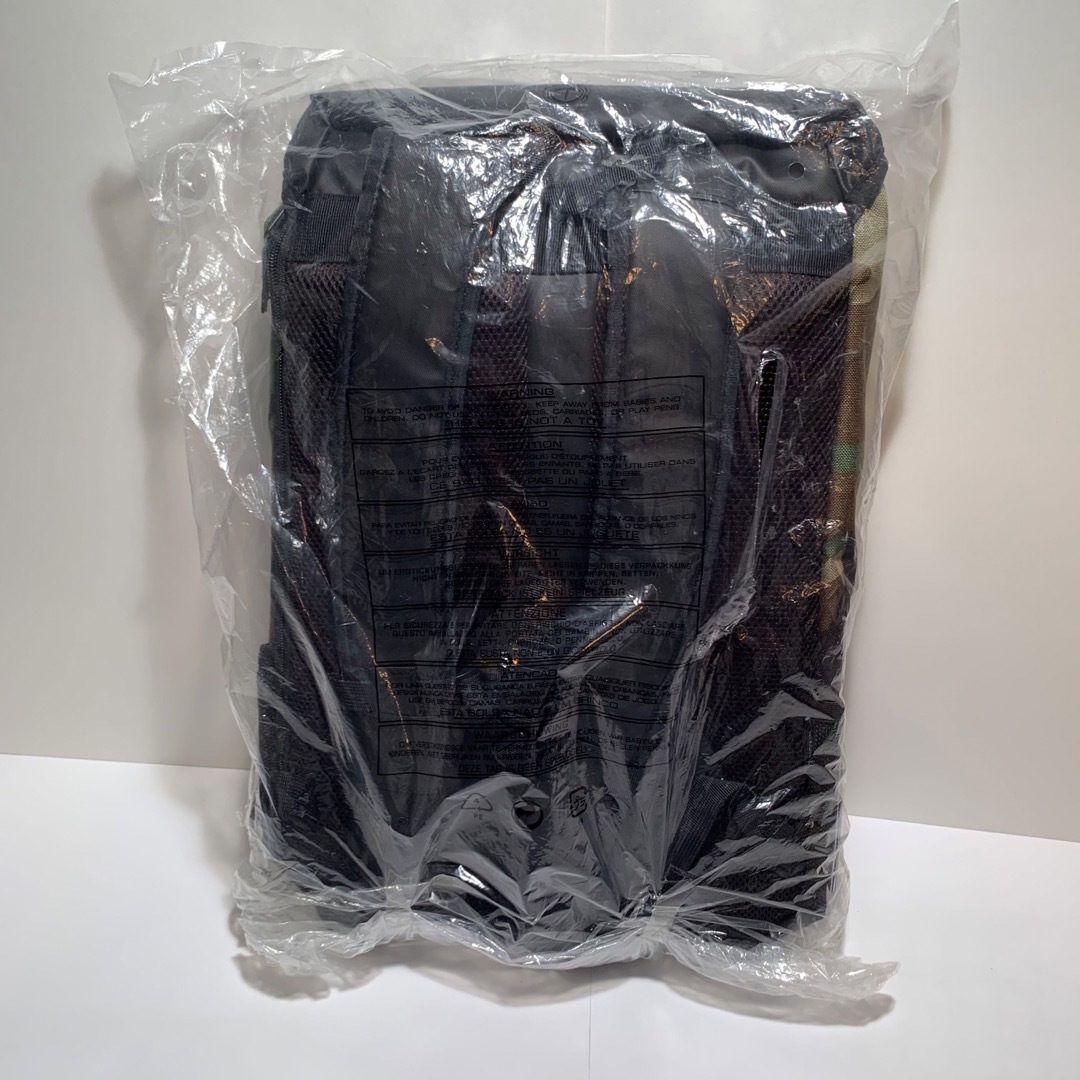 NIXON(ニクソン)のNixon バックパック　ブラック×迷彩 メンズのバッグ(バッグパック/リュック)の商品写真
