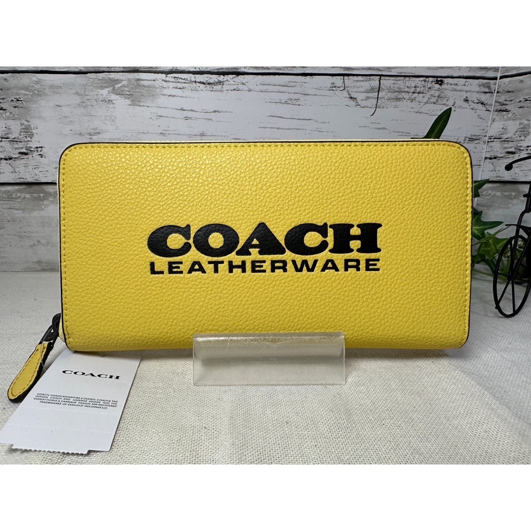 新品COACHコーチ長財布