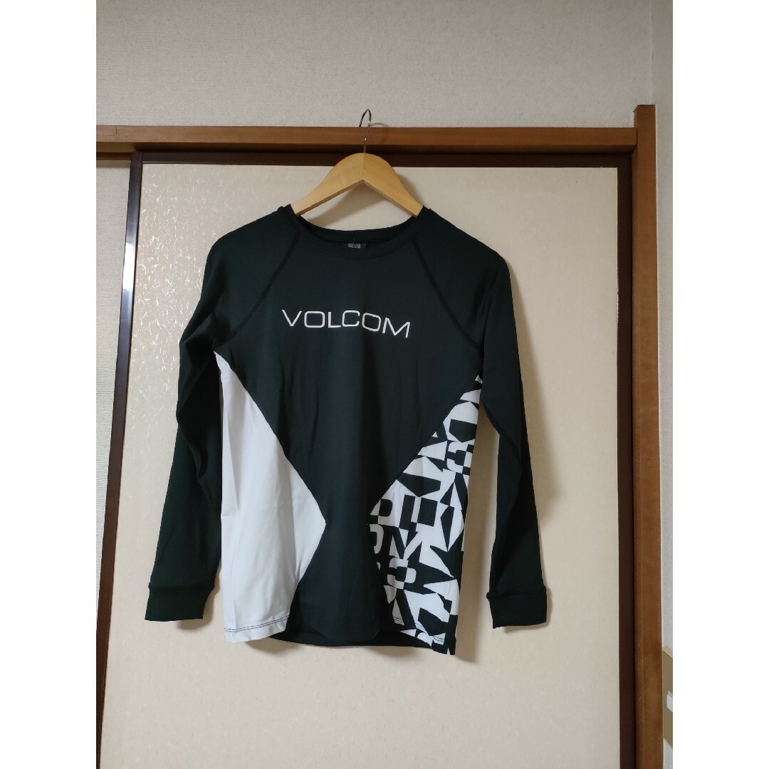 volcom(ボルコム)の新品 ボルコム ラッシュガード レディース Sサイズ 日本Mサイズ相当 レディースの水着/浴衣(水着)の商品写真