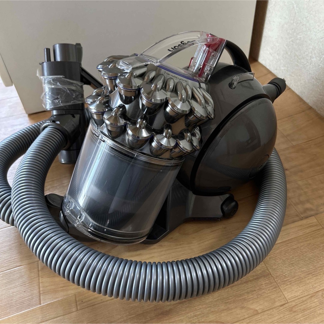 【送料無料】　ダイソン　Dyson 掃除機　DC63