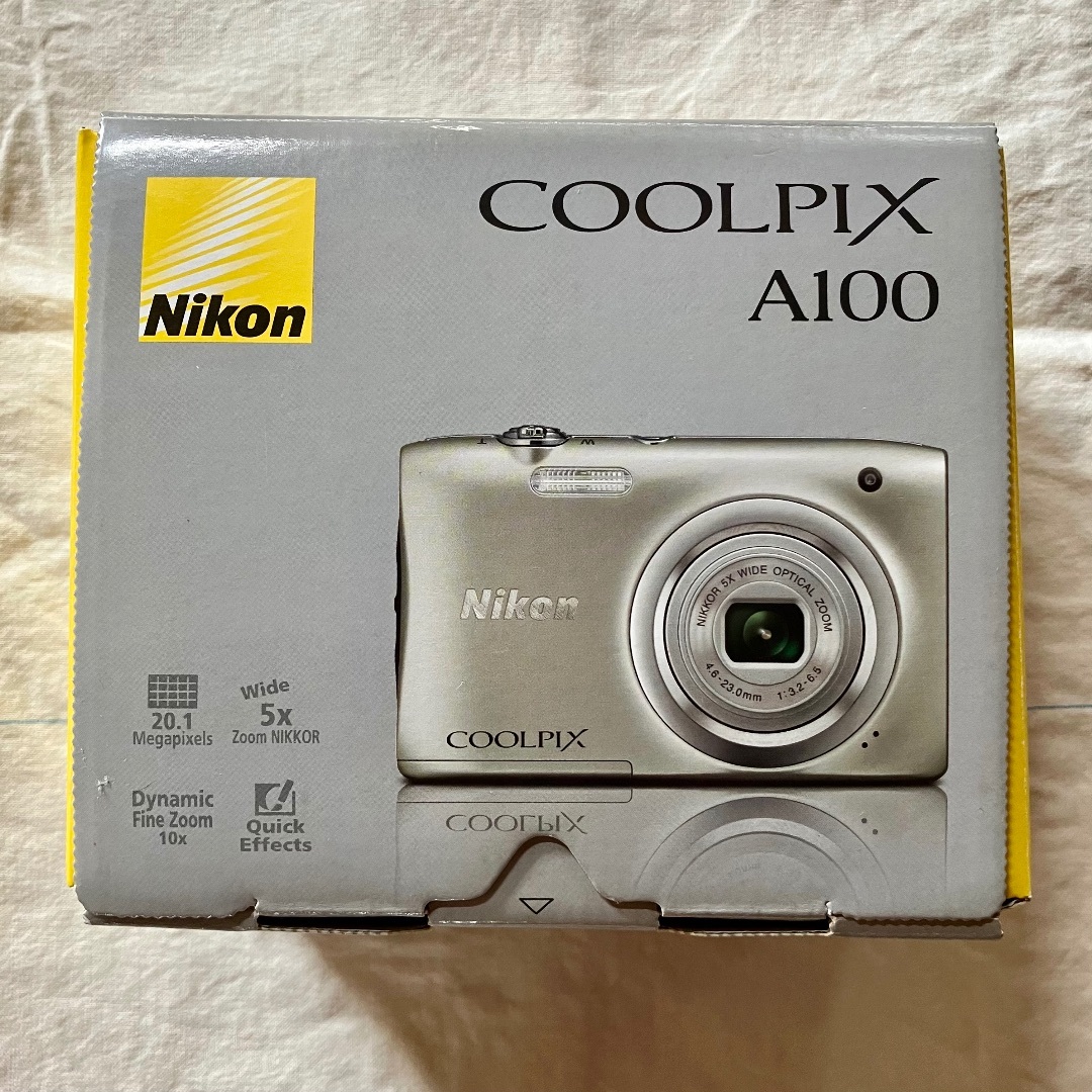 ほぼ新品 Nikon デジタルカメラ COOLPIX A100 光学5倍 200-