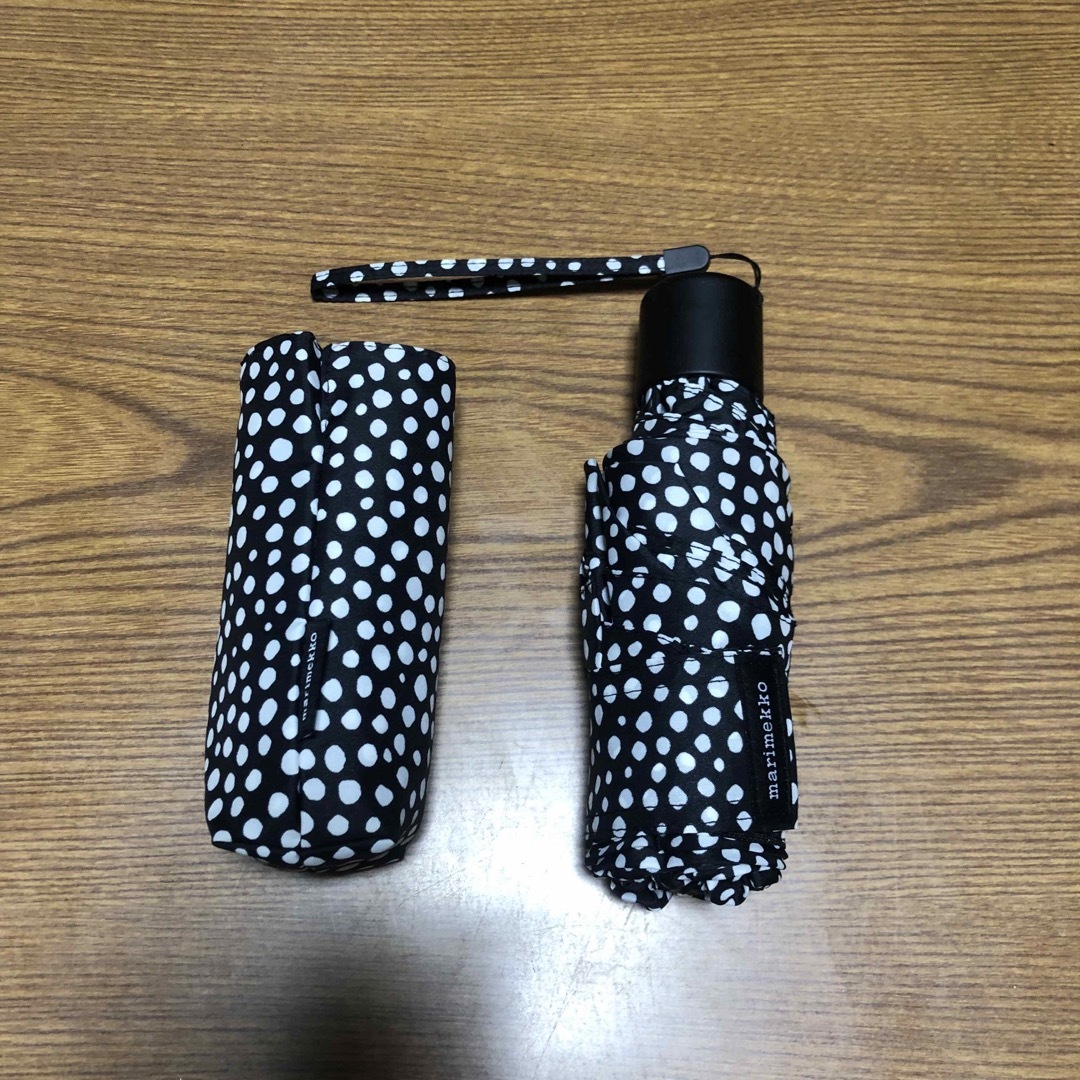 marimekko(マリメッコ)のマリメッコ折りたたみ雨傘 レディースのファッション小物(傘)の商品写真