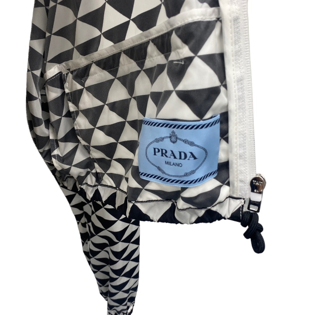 PRADA(プラダ)の[USED/中古]その他アウター 	PRADA ジャケット・ブルゾン ブラック×ホワイト 36 ナイロン 中古 tdc-001728-4d- レディースのジャケット/アウター(その他)の商品写真