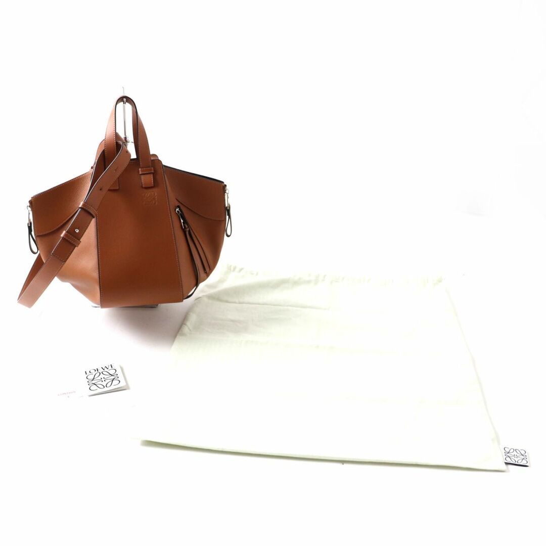 極美品◎スペイン製 LOEWE ロエベ レディース ハンモック スモール 2WAY レザー ハンド／ショルダーバッグ TAN(タン) 387.30.S35 保管袋付