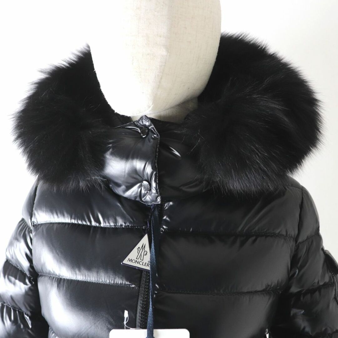 MONCLER(モンクレール)の未使用品◎20AW 国内正規品 モンクレール BADY FUR バディ レディース FOX・フード付き ダウンジャケット ワッペン付き ブラック 黒 00　m06-st30303-4701 レディースのジャケット/アウター(ダウンジャケット)の商品写真