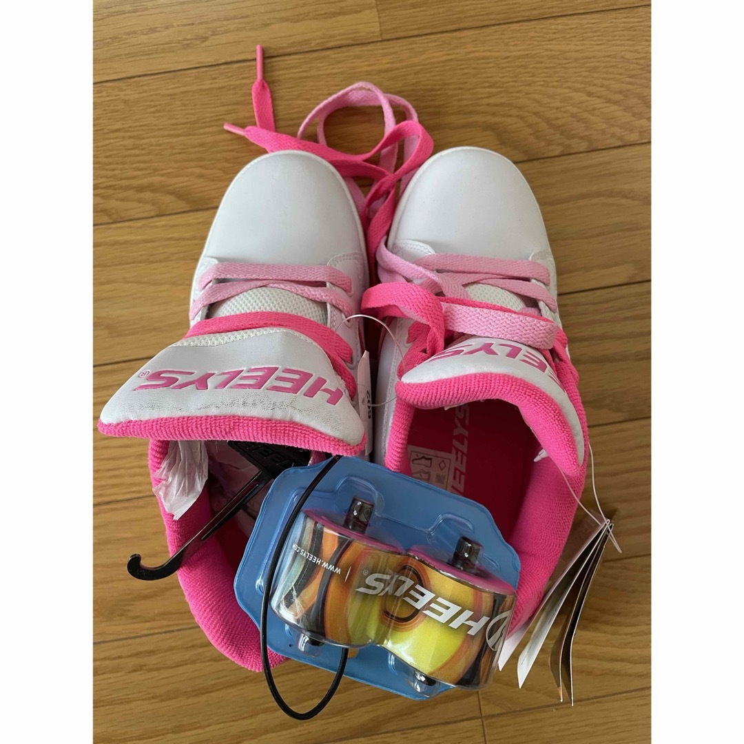 HEELYS(ヒーリーズ)のHEELYS ローラーシューズ  23cm キッズ/ベビー/マタニティのキッズ靴/シューズ(15cm~)(ローラーシューズ)の商品写真