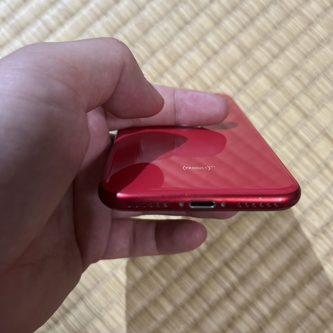 iPhone(アイフォーン)のiPhoneSE2 product red 64GB スマホ/家電/カメラのスマートフォン/携帯電話(スマートフォン本体)の商品写真