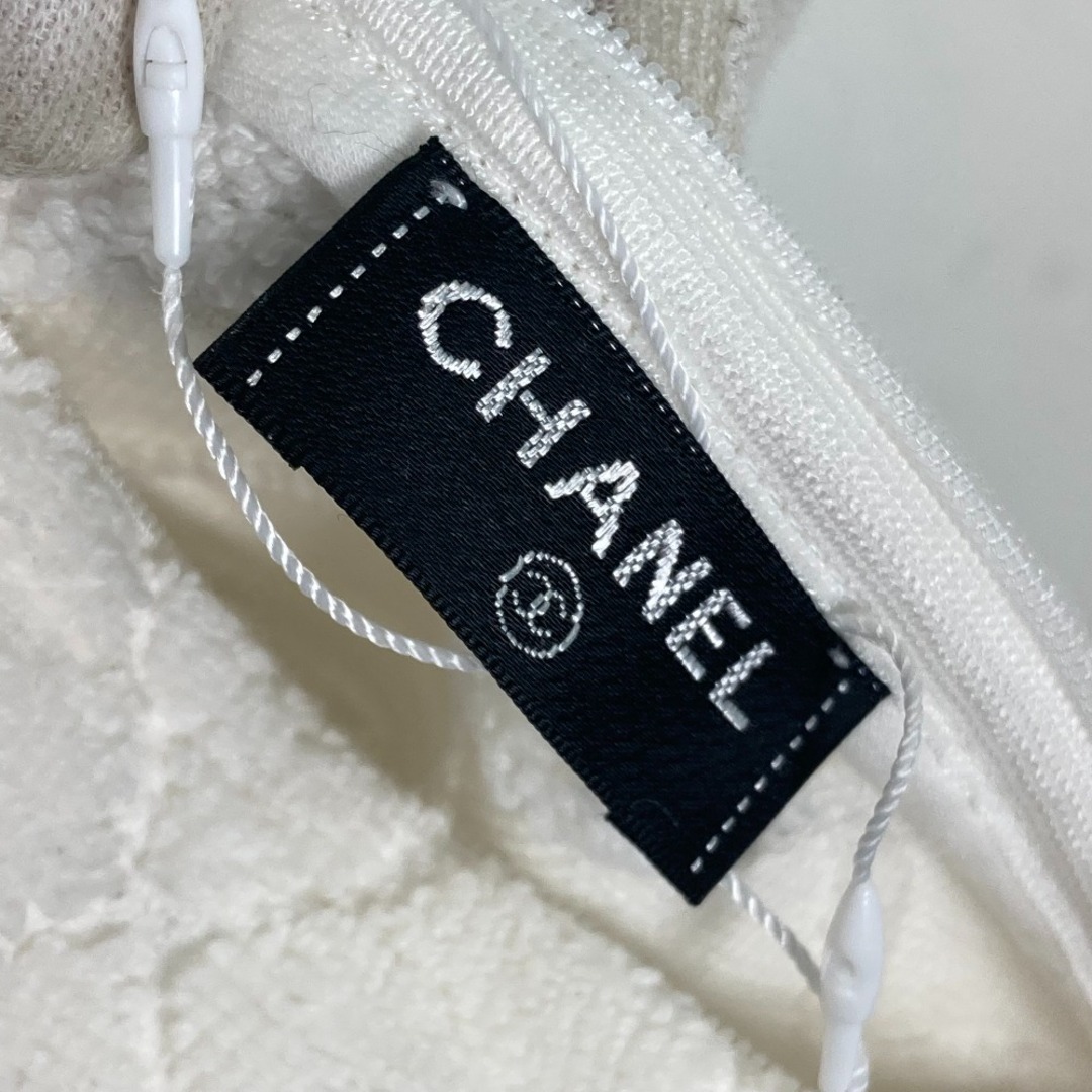 CHANEL(シャネル)のシャネル CHANEL CC ココマーク ビーチ枕のみ インテリア 枕 ピロー ビーチバッグの付属品 クッション コットン ホワイト 美品 インテリア/住まい/日用品のインテリア小物(クッション)の商品写真