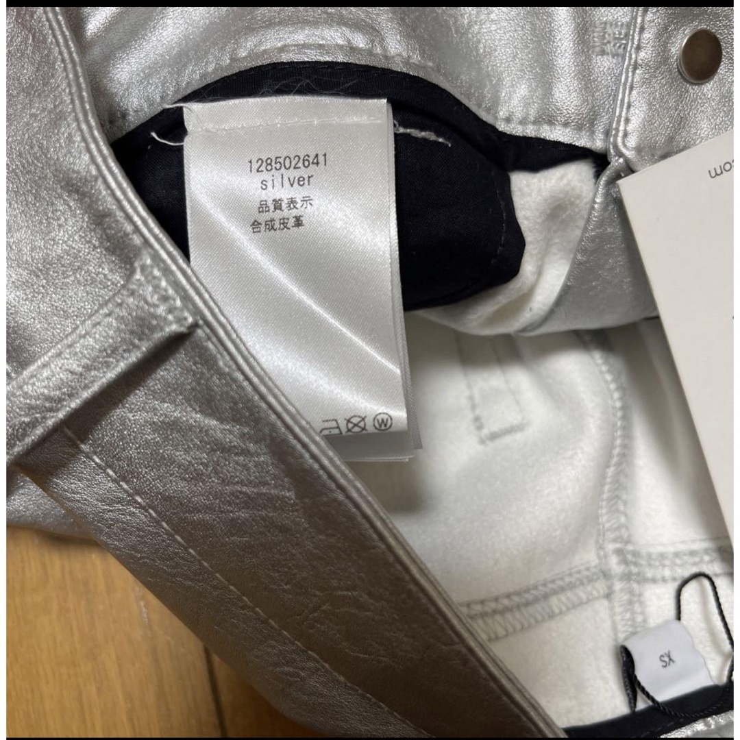 Calvin Klein(カルバンクライン)のCALNIN KLEIN JEANS カルバンクラインジーンズ　シルバーパンツ レディースのパンツ(その他)の商品写真