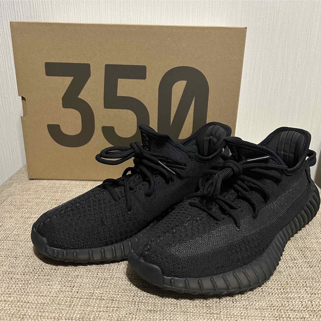 新品未使用　yeezy boost 350 V2 onyx イージーブースト　黒