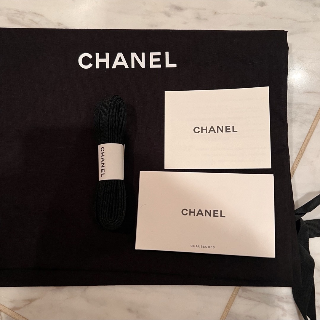 CHANEL(シャネル)のCHANEL シャネル スニーカー 43 メンズ 26.5 27 ホワイト 定番 メンズの靴/シューズ(スニーカー)の商品写真