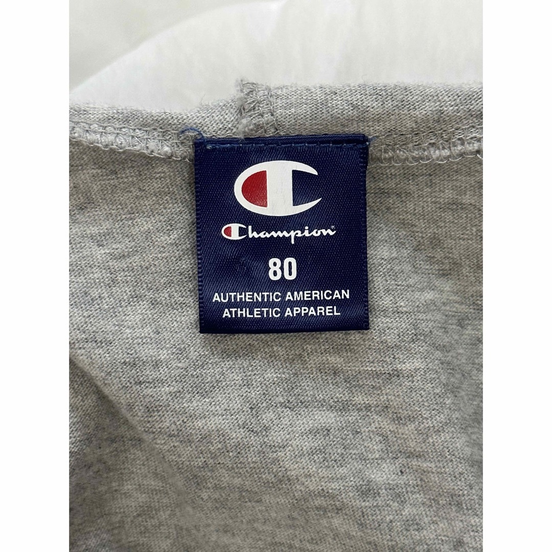 Champion(チャンピオン)のキッズ　パーカー　チャンピオン キッズ/ベビー/マタニティのベビー服(~85cm)(ジャケット/コート)の商品写真