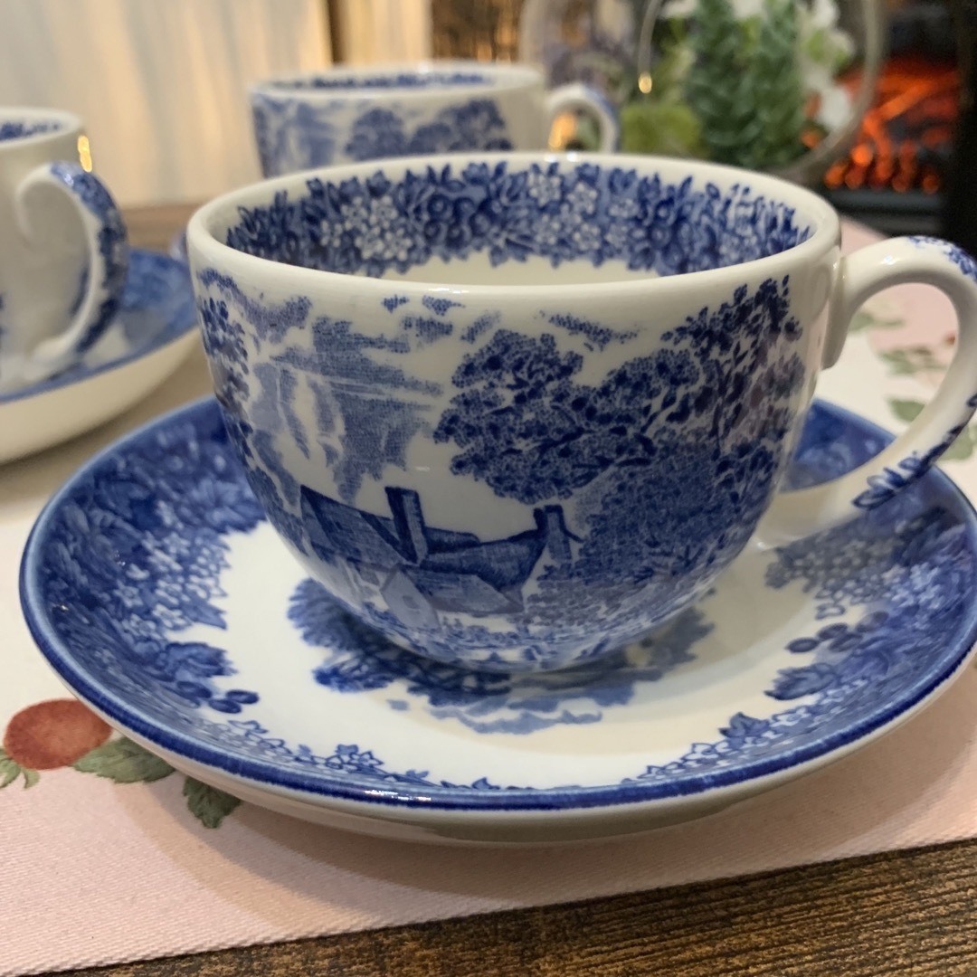 WEDGWOOD(ウェッジウッド)の未使用　ウェッジウッド  ロマンティック　イングランド　カップ＆ソーサー　3客 インテリア/住まい/日用品のキッチン/食器(食器)の商品写真