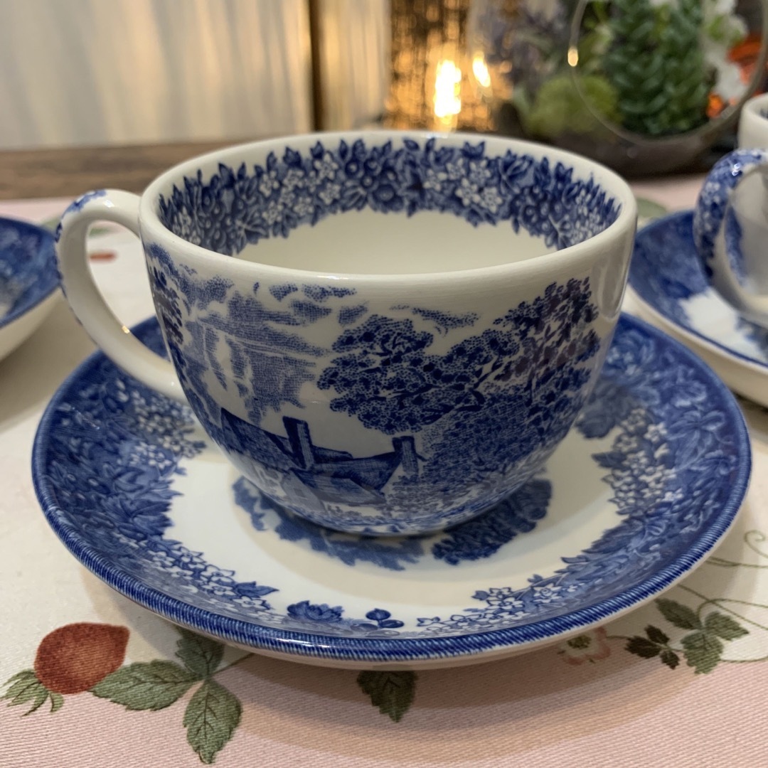 WEDGWOOD(ウェッジウッド)の未使用　ウェッジウッド  ロマンティック　イングランド　カップ＆ソーサー　3客 インテリア/住まい/日用品のキッチン/食器(食器)の商品写真