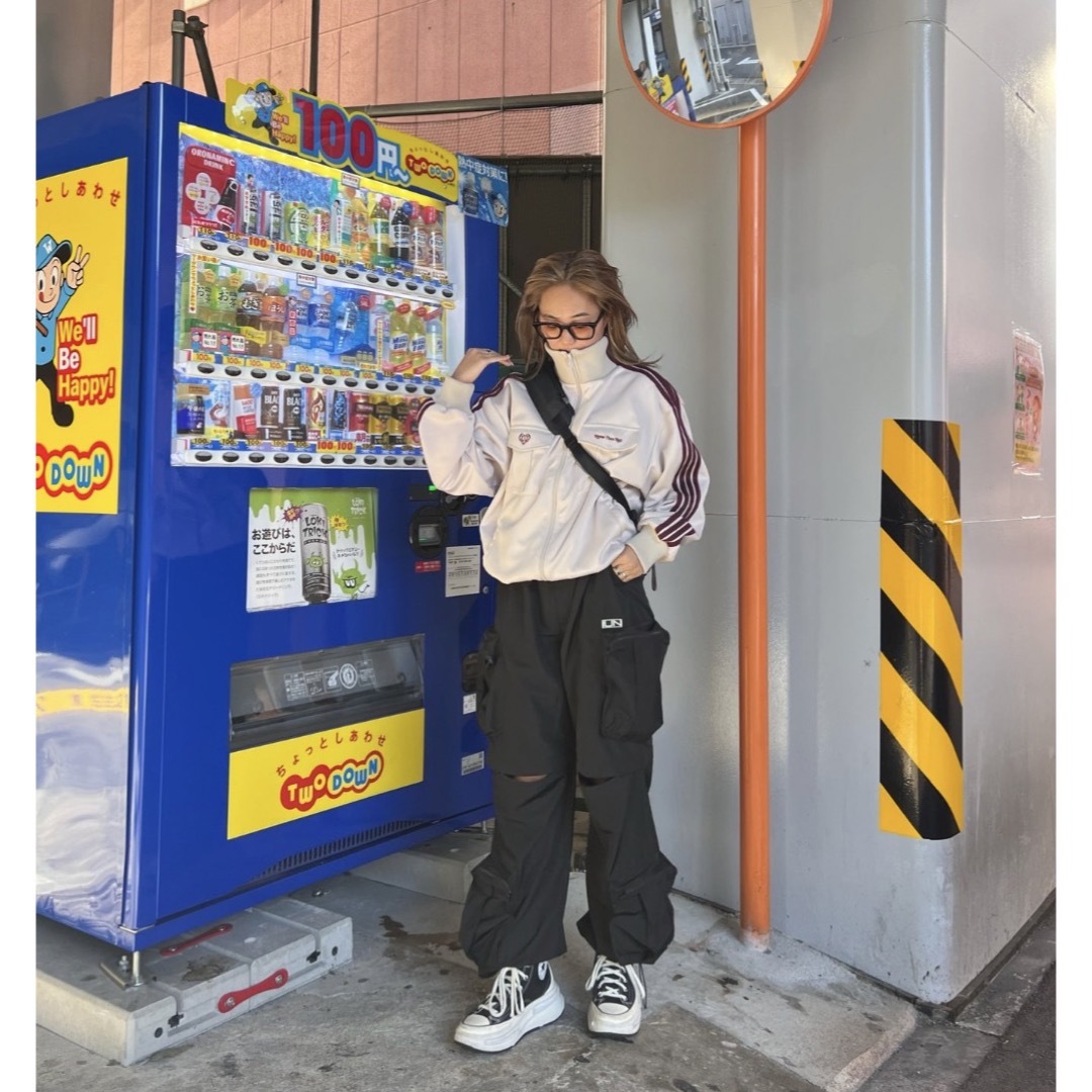 HTH track jacket トラックジャケット ベージュの通販 by u|ラクマ