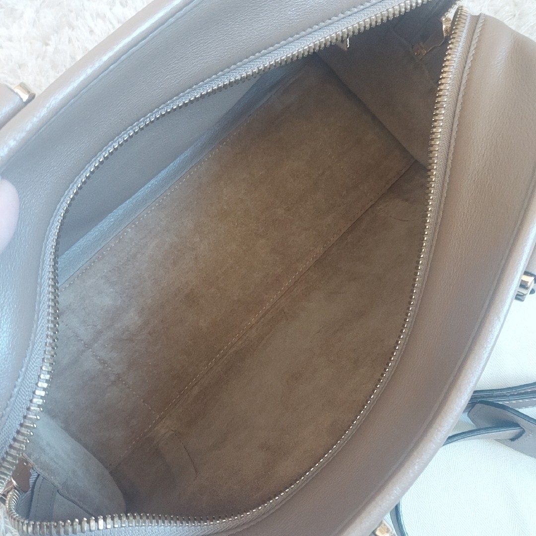 LOEWE(ロエベ)のロエベ　アマソナ28　ミンク レディースのバッグ(ショルダーバッグ)の商品写真