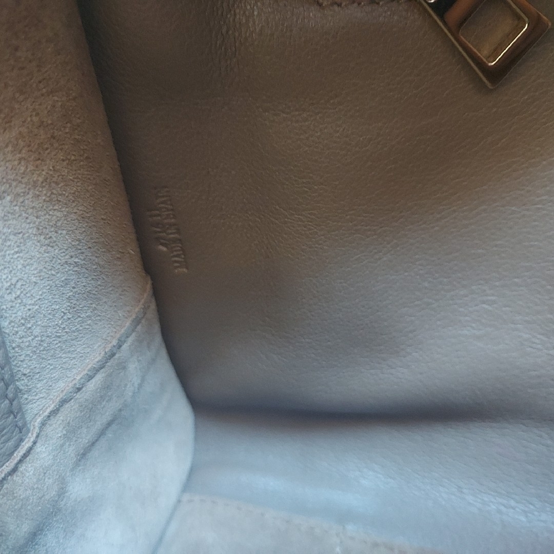 LOEWE(ロエベ)のロエベ　アマソナ28　ミンク レディースのバッグ(ショルダーバッグ)の商品写真