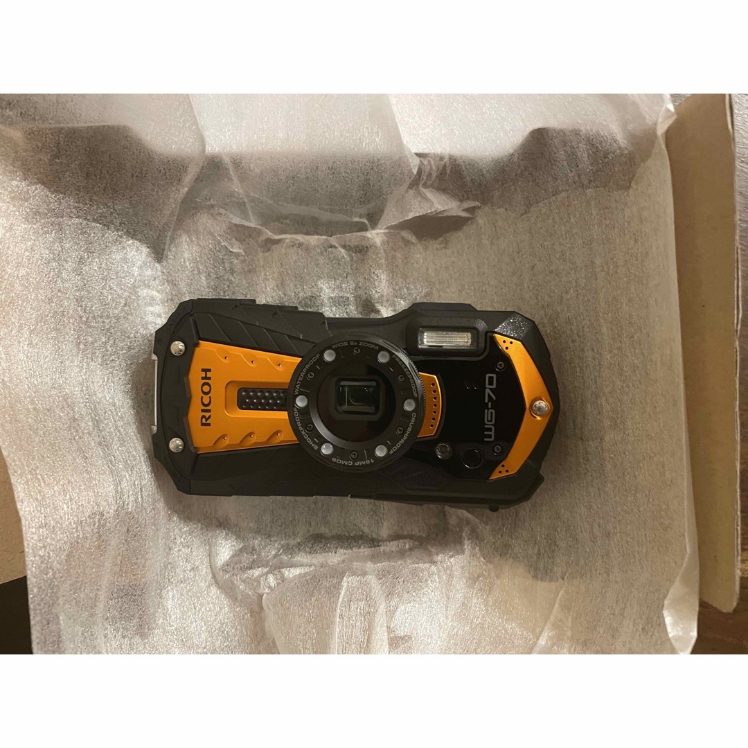 美品】デジタルカメラ RICOH WG-70 【オレンジ】-