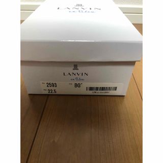 ランバンオンブルー(LANVIN en Bleu)の新品⭐️LANVIN en Bleu フラットシューズ22.5センチ(ローファー/革靴)