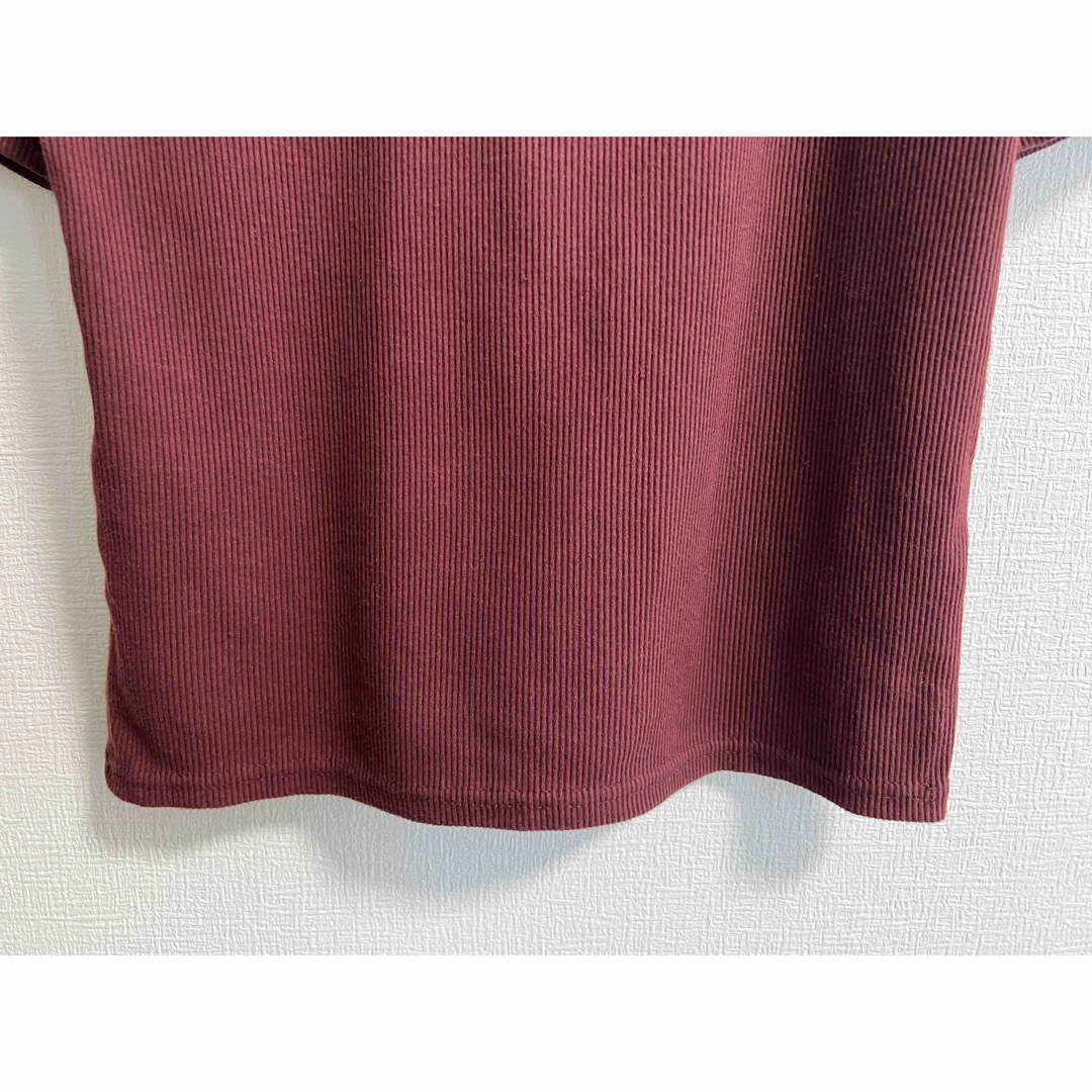 one*way(ワンウェイ)のONE WAY 変形リブトップスＴシャツ　肩あき　ボルドー赤　フリーサイズ レディースのトップス(Tシャツ(半袖/袖なし))の商品写真