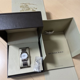 バーバリー(BURBERRY)の美品　Burberry バーバリー　腕時計　レディース　箱入り(腕時計)