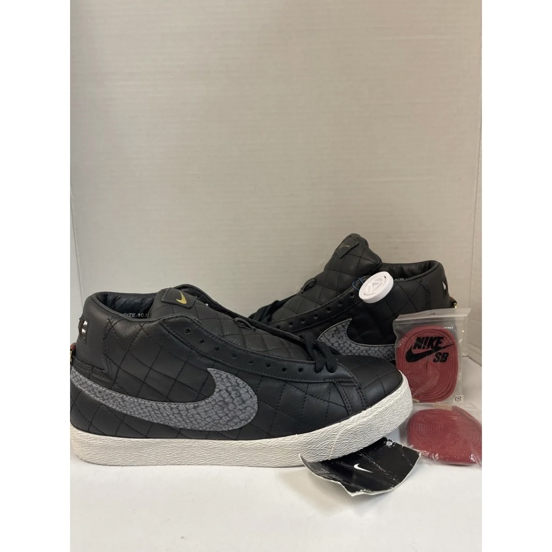 NIKE(ナイキ)のNike SB Supreme x Blazer SB black 2006 メンズの靴/シューズ(スニーカー)の商品写真