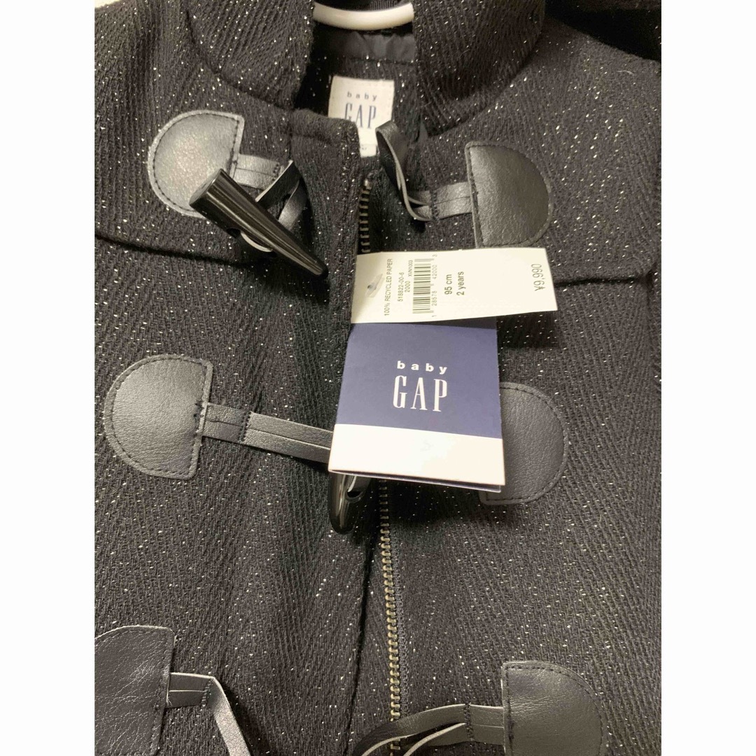 GAP(ギャップ)の未使用タグ付　ダッフルコート　95cm キッズ/ベビー/マタニティのキッズ服女の子用(90cm~)(コート)の商品写真