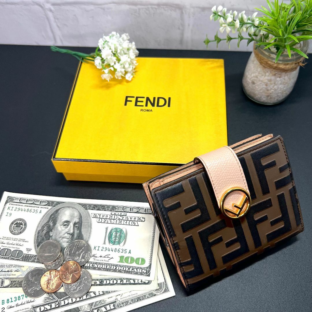 ✨正規品＆人気商品‼️✨ フェンディ エフイズフェンディ 二つ折り財布のサムネイル