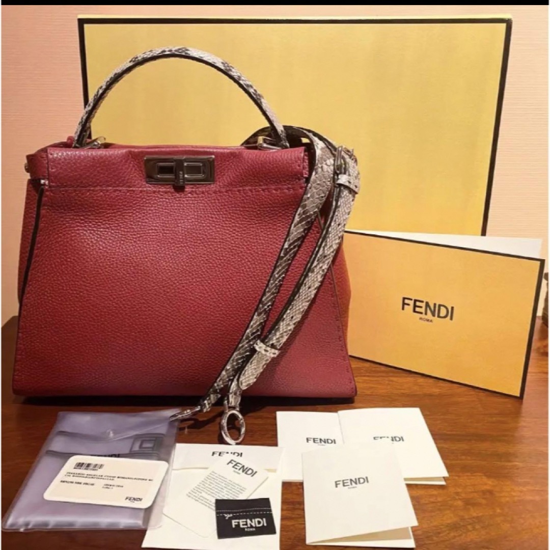 未使用✨超美品✨Fendi セレリア ピーカブー　赤　パイソン