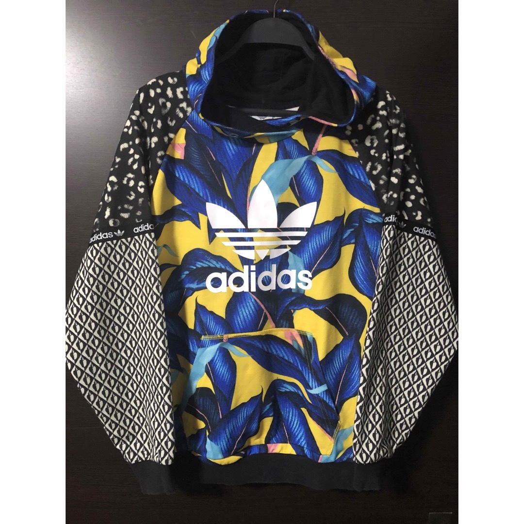 adidas パーカー