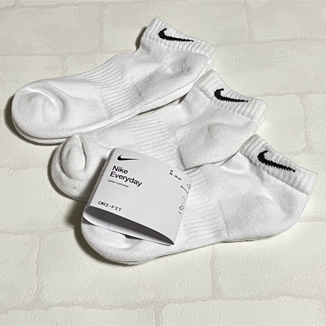 NIKE(ナイキ)の新品未使用NIKE靴下3足セット エンタメ/ホビーのエンタメ その他(その他)の商品写真