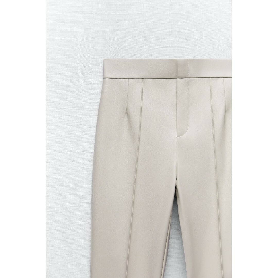 ZARA - ZARA ミニ フレア レギンス Sサイズ エクリュの通販 by ZARA - ZARA ミニ フレア レギンス Sサイズ エクリュの通販 by