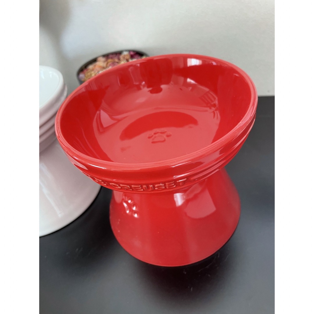 LE CREUSET(ルクルーゼ)のル・クルーゼ　ハイスタンド　ペットボウル　レッド その他のペット用品(犬)の商品写真