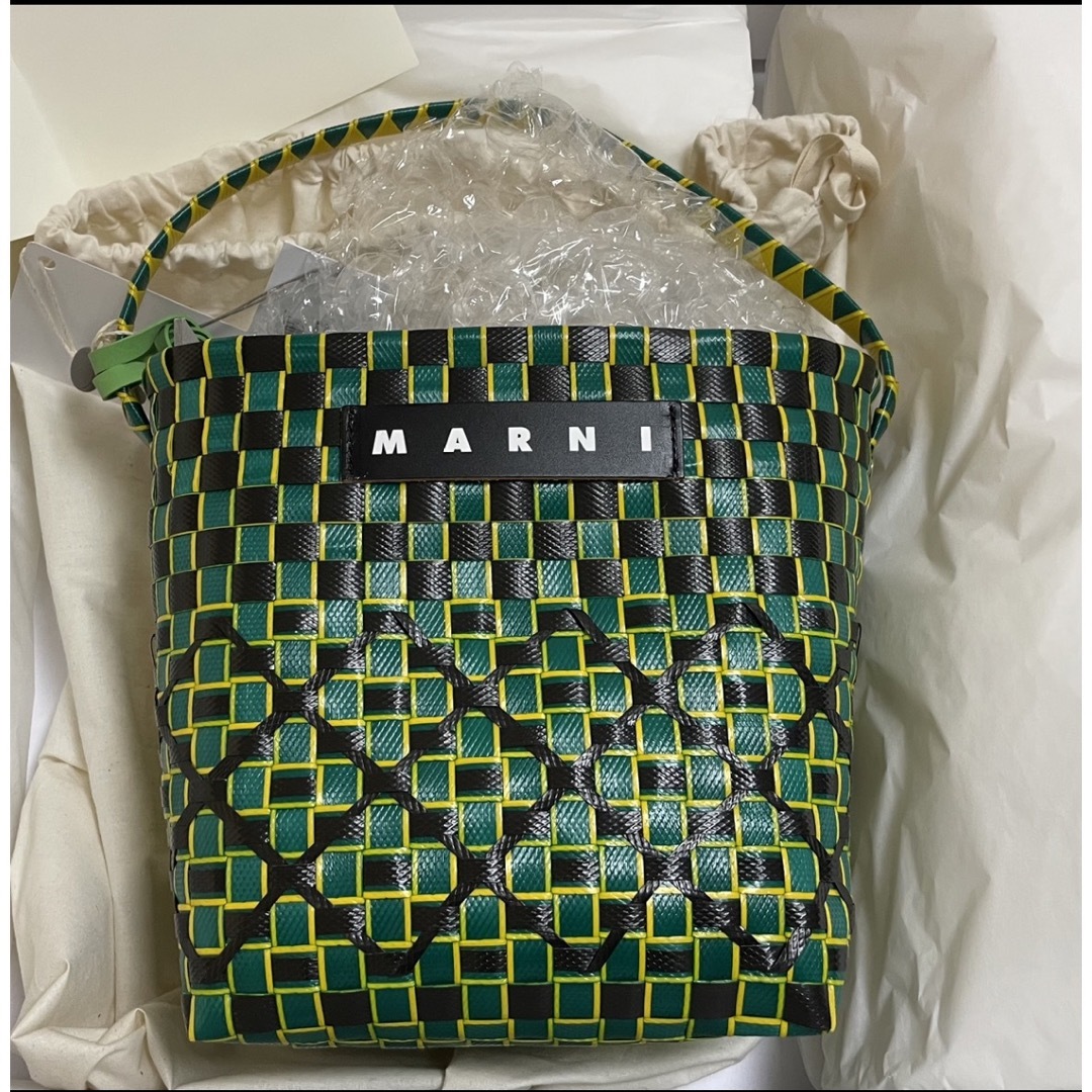 Marni(マルニ)のMARUNI カゴバック　タグ付き新品未使用 レディースのバッグ(かごバッグ/ストローバッグ)の商品写真