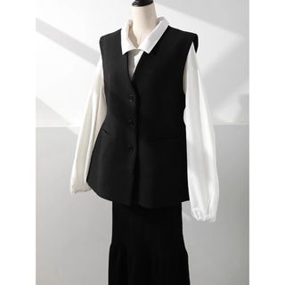 新品未使用　WOOL LIKE FORM VEST ベスト