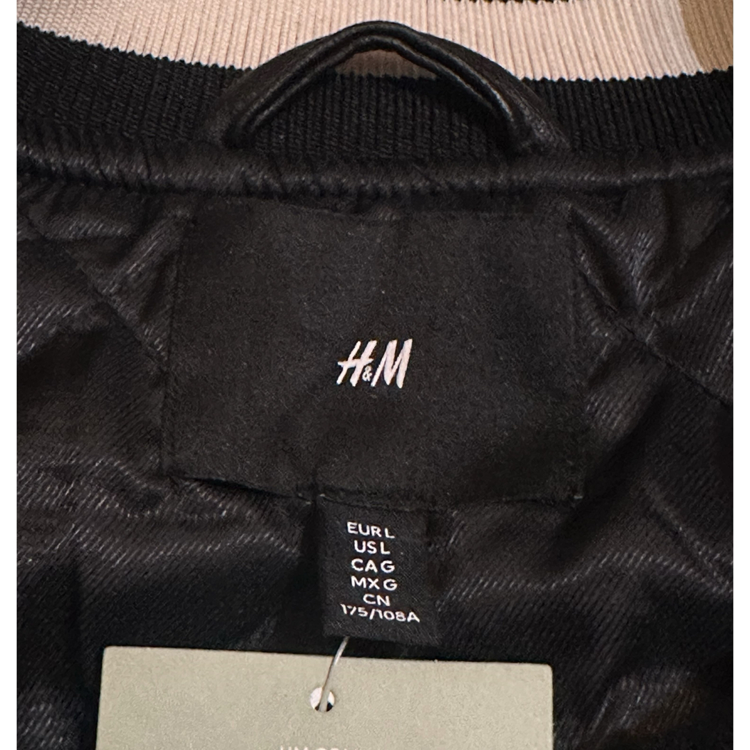H&M   新品 H&M 高級スタジャン フェルト素材 CHICAGO 刺繍 Lの通販 by