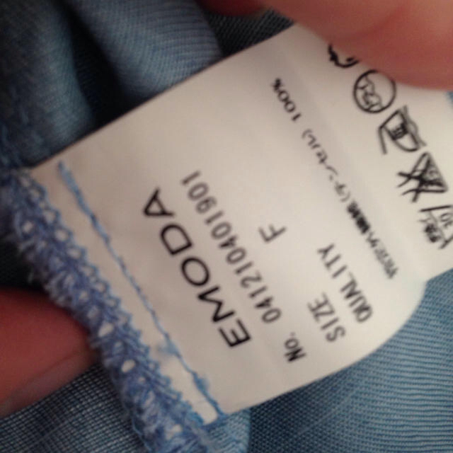 EMODA(エモダ)のみか様 2月10日までお取り置き レディースのトップス(シャツ/ブラウス(半袖/袖なし))の商品写真