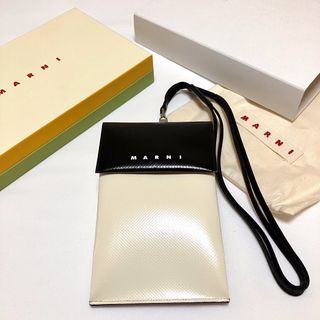 新品 23ss MARNI フォンポーチ ショルダーバッグ 白黒 5393