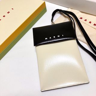 新品 23ss MARNI フォンポーチ ショルダーバッグ 白黒 5393